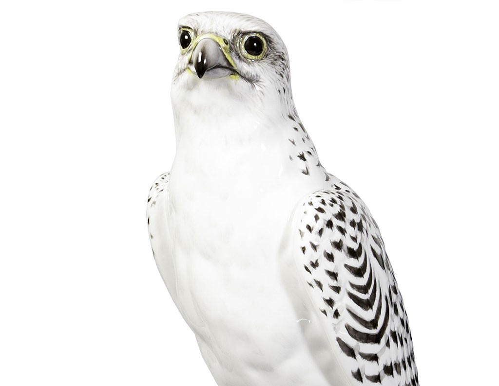 アウガルテン フィギュリン ハヤブサ ( Augarten Figurine Gyrfalcon )