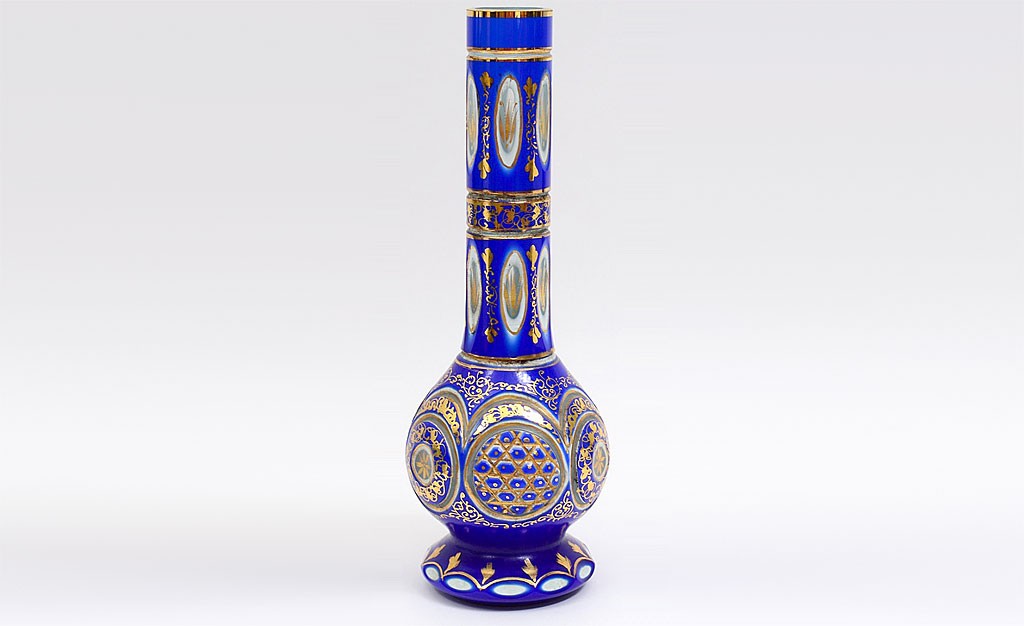 ボヘミアガラス ブルー・ホワイト オーバーレイ 花瓶 ( Bohemian Glass Blue And White Overlay Vase )