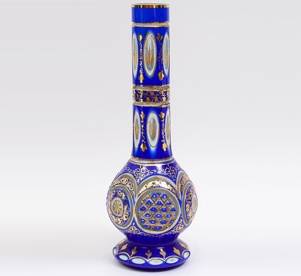 ボヘミアガラス ブルー・ホワイト オーバーレイ 花瓶 ( Bohemian Glass Blue And White Overlay Vase )