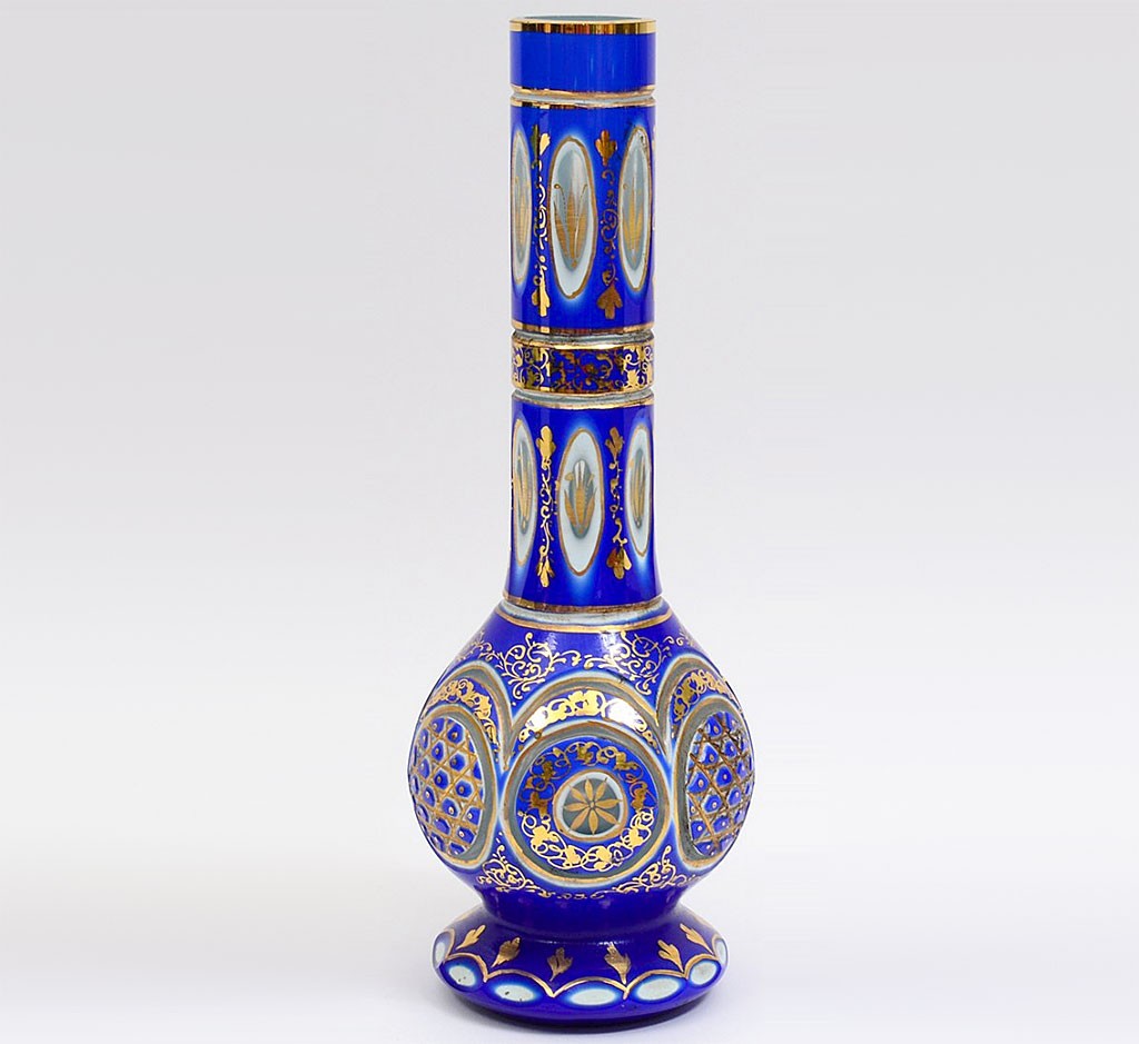 ボヘミアガラス ブルー・ホワイト オーバーレイ 花瓶 ( Bohemian Glass Blue And White Overlay Vase )