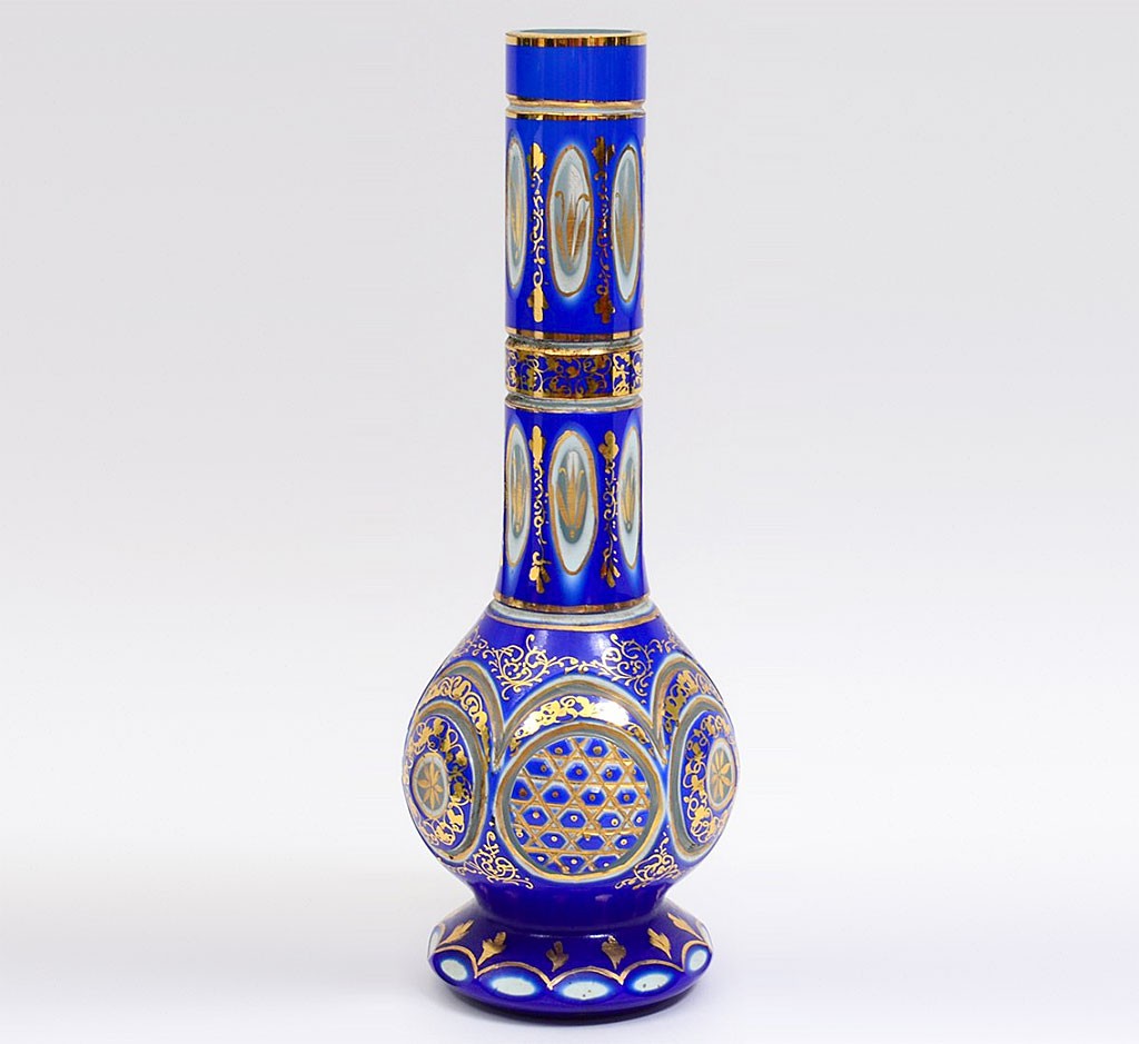 ボヘミアガラス ブルー・ホワイト オーバーレイ 花瓶 ( Bohemian Glass Blue And White Overlay Vase )