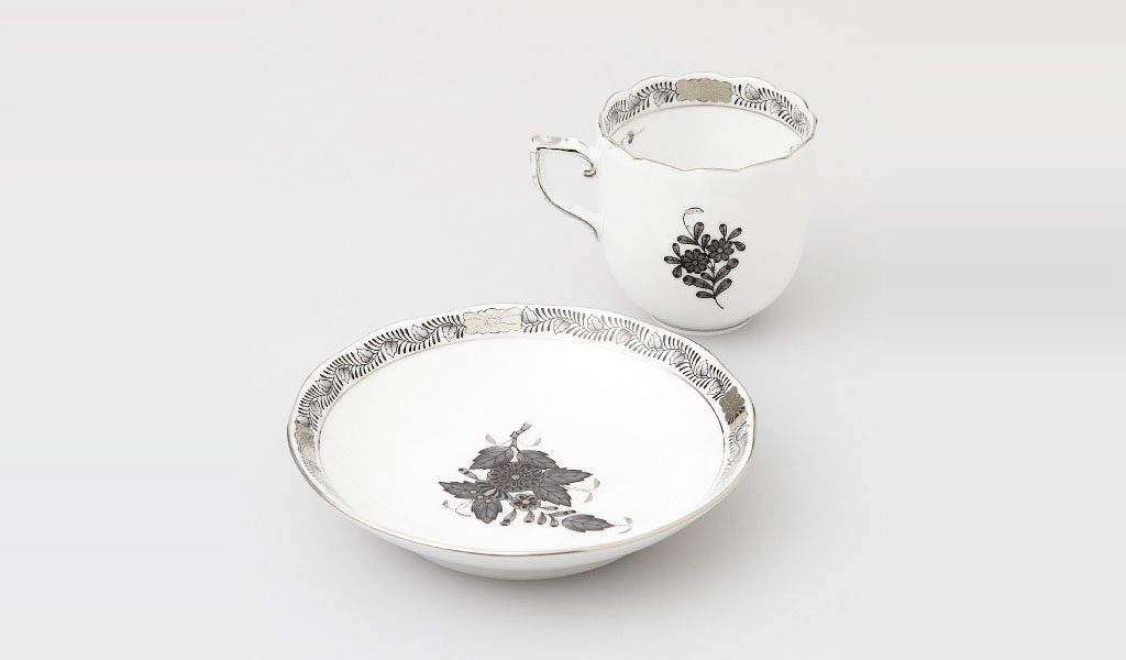 ヘレンド アポニーブラックプラチナ モカカップ＆ソーサーペア ( Herend Apponyi Black Platinum Mocha Cup & Saucer Pair )