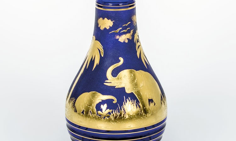 ボヘミアガラス モーゼル 花瓶 アニマル 3362 ( Bohemian Glass Moser Animor 3362, Hand Cut Vase With Sandblasted And Gilded Motifs )