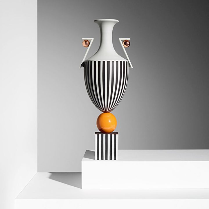 ウェッジウッド 花瓶 オレンジ・スフィア ( Wedgwood Tall Vase On Orange Sphere )