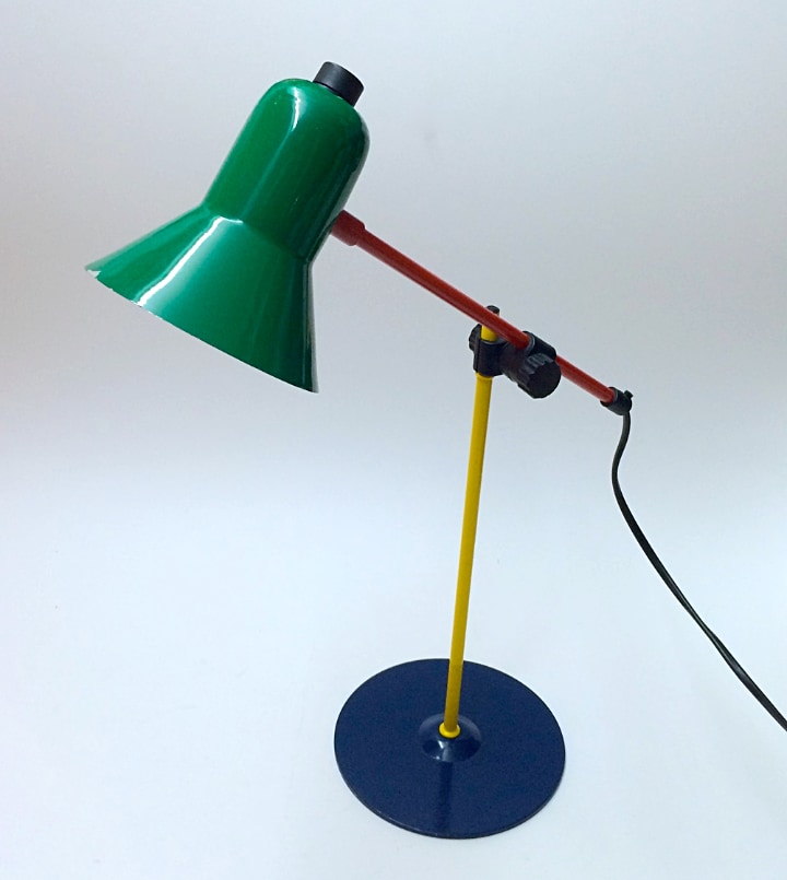 ヴェネタ・ルミ デスクランプ ( Veneta Lumi Desk Lamp )