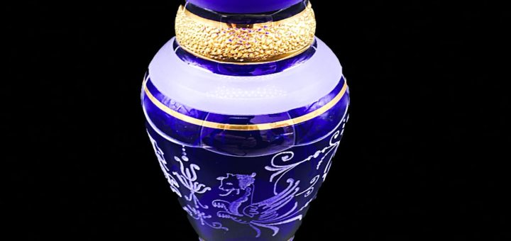 ボヘミアガラス 金彩 ブルー エングレーブド ベース 花瓶 ( Bohemian Glass Gilded Engraved Blue Vase )