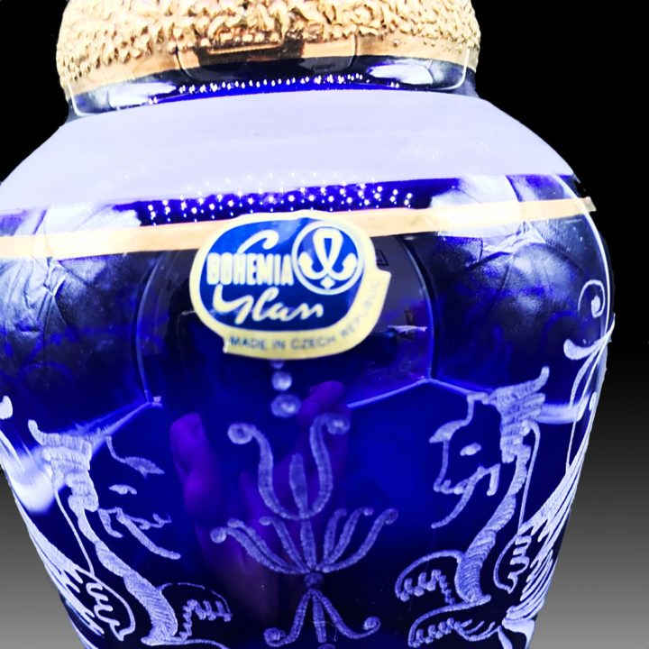 ボヘミアガラス 金彩 ブルー エングレーブド ベース 花瓶 ( Bohemian Glass Gilded Engraved Blue Vase )