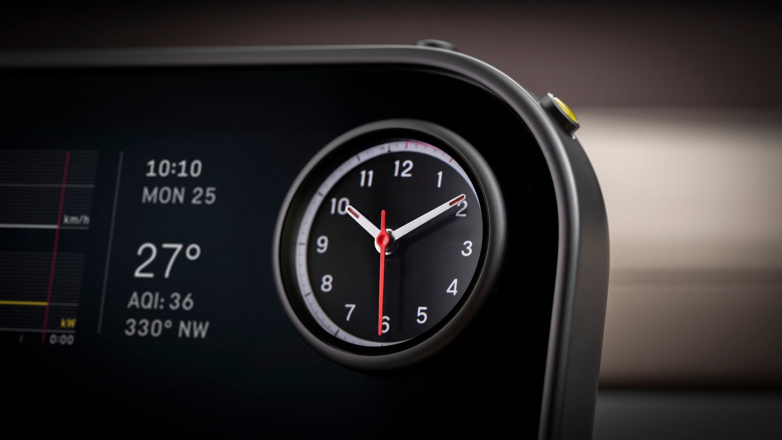 フェラーリ Luce の時計表示/OLED と物理の針を組み合わせたディスプレイ(Ferrari × LoveFrom/公式サイトより)