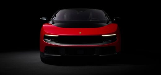 フェラーリ Luce レッドのフロントビュー（Ferrari × LoveFrom／公式サイトより）