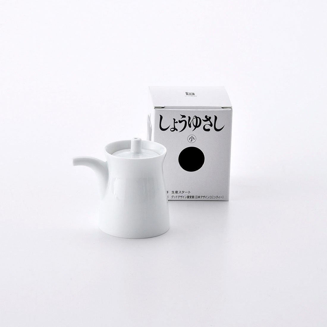 G型しょうゆさし小・白磁と箱。箱面に小とある