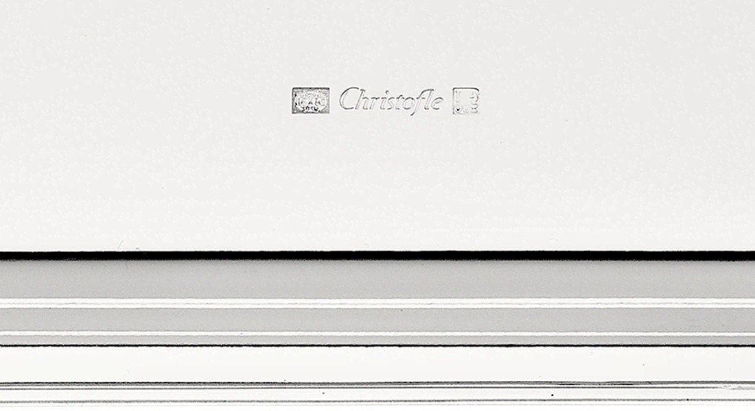 底に入った Christofle の刻印